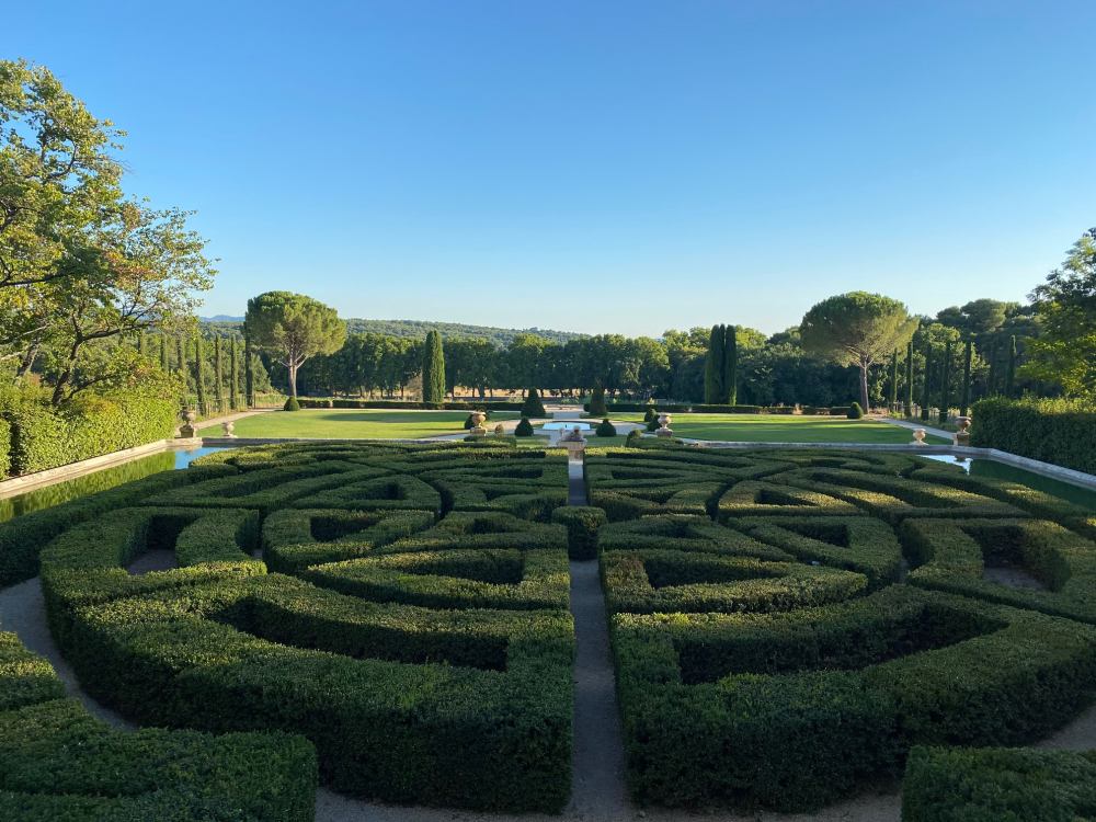 jardin à la française du chateau de la gaude